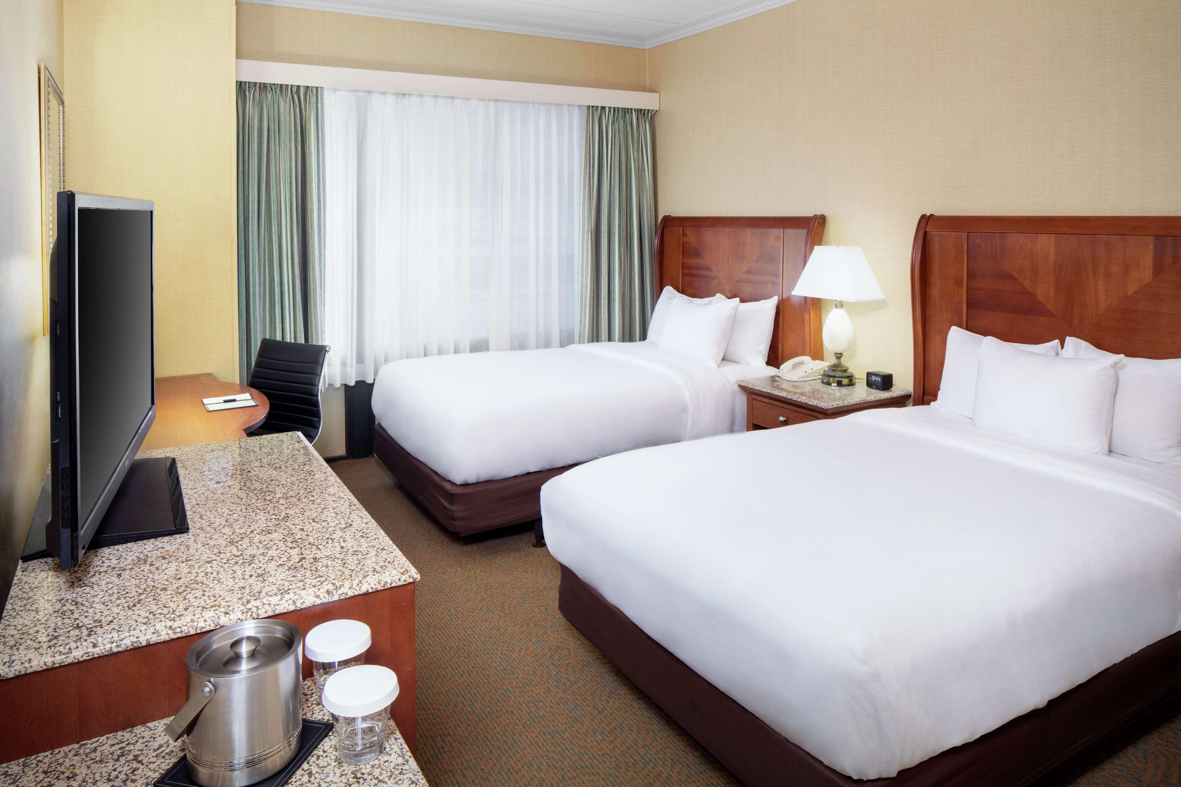 Doubletree By Hilton Cleveland East Beachwood Exterior foto