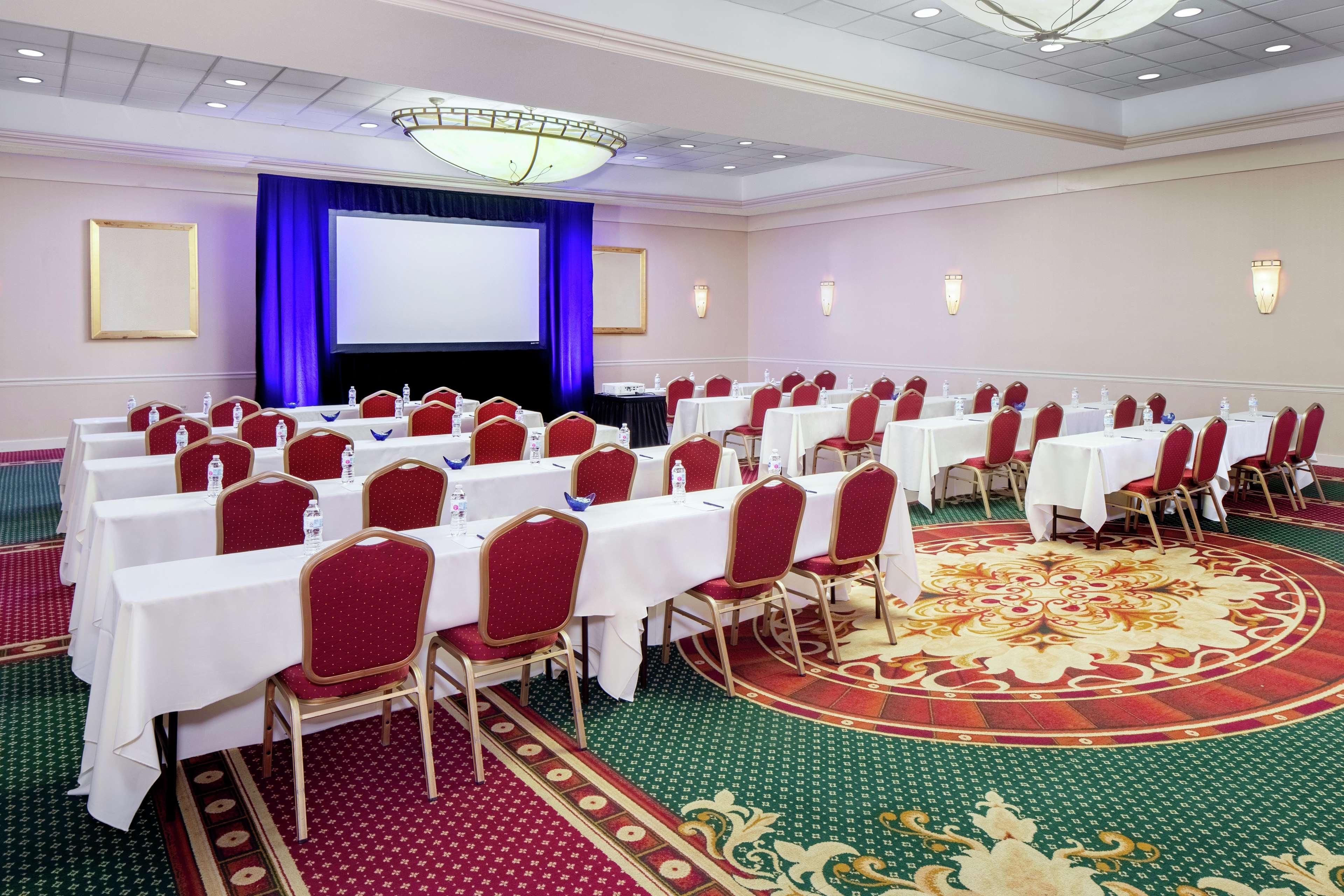 Doubletree By Hilton Cleveland East Beachwood Exterior foto