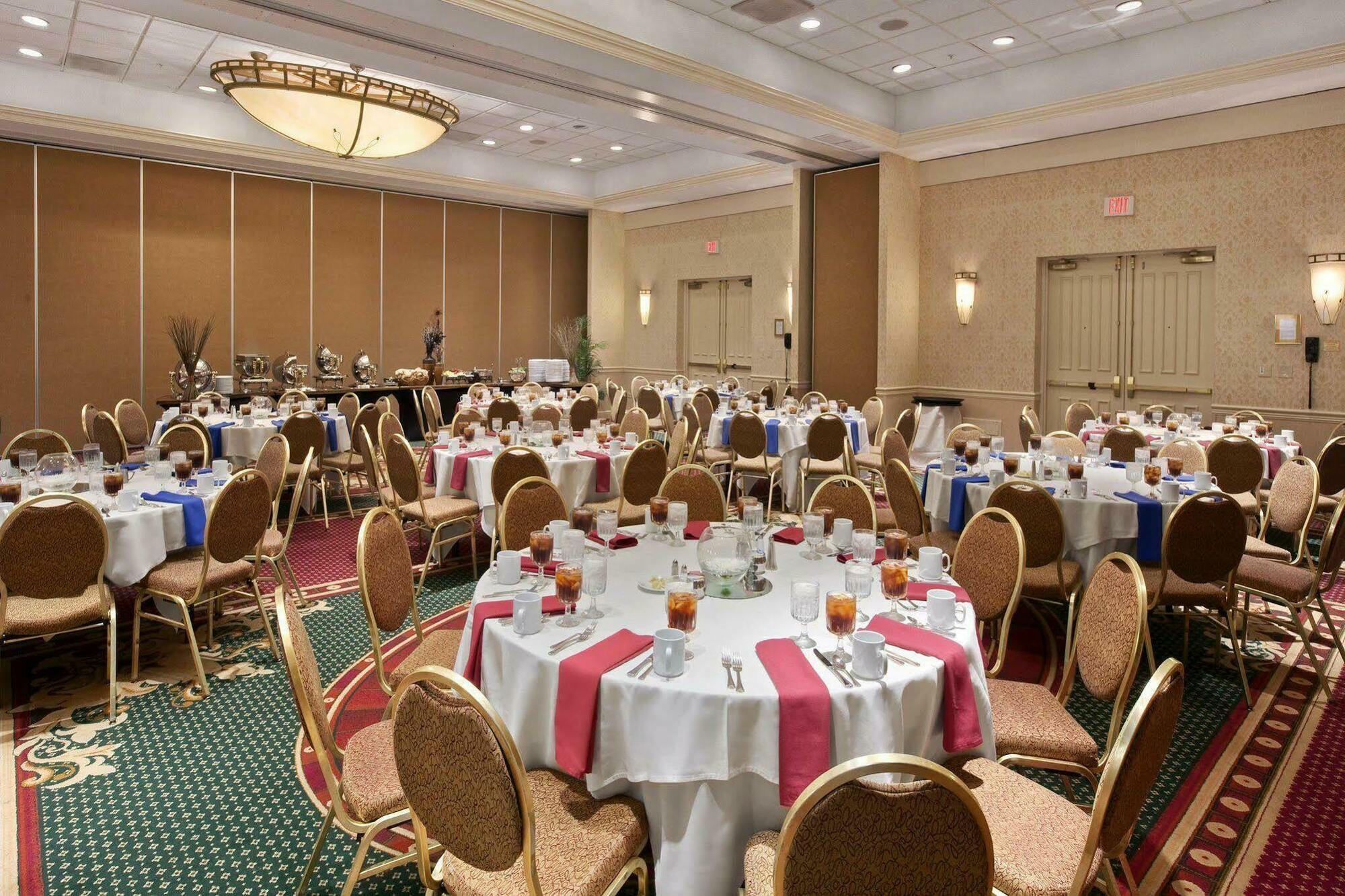 Doubletree By Hilton Cleveland East Beachwood Restaurant foto